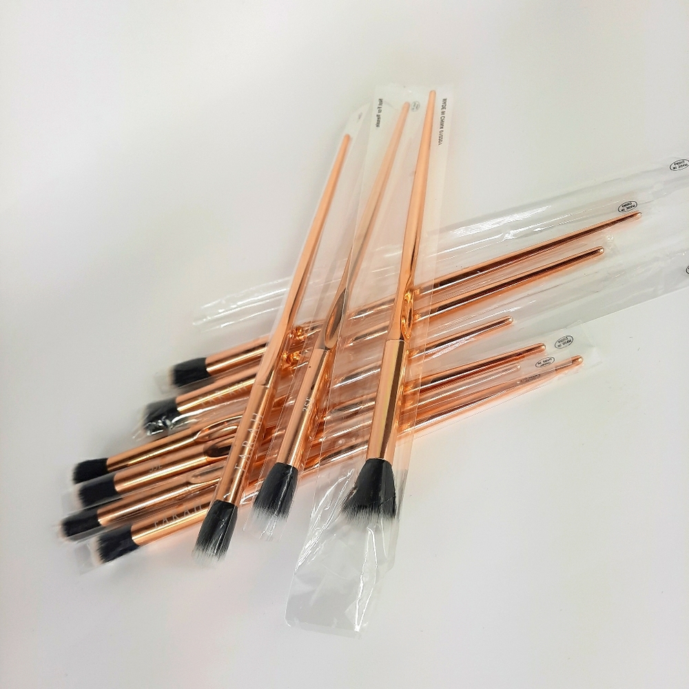 F.A.R.A.H MAKEUP BRUSH 35E